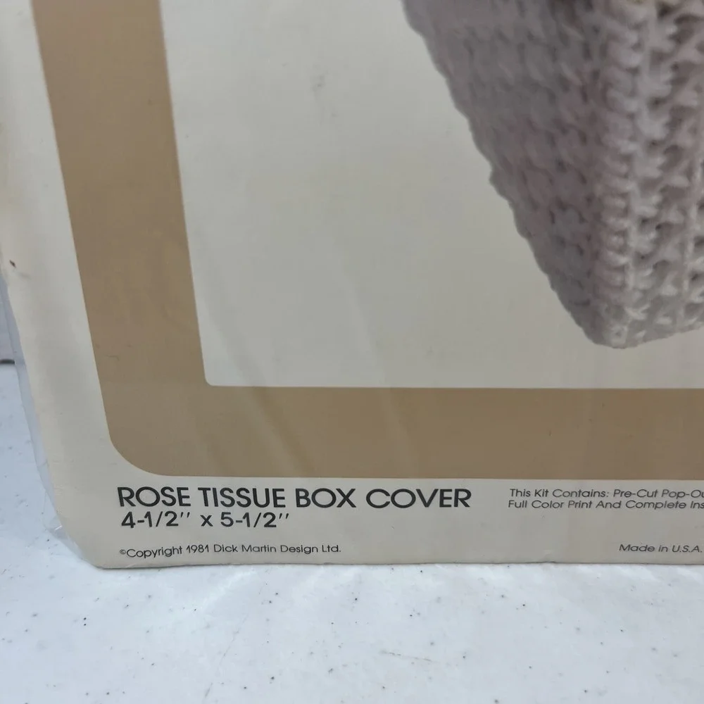 Vtg Leisure Arts Canvas Capers Plastic Canvas Kit Rose Tissue Box Cover #309