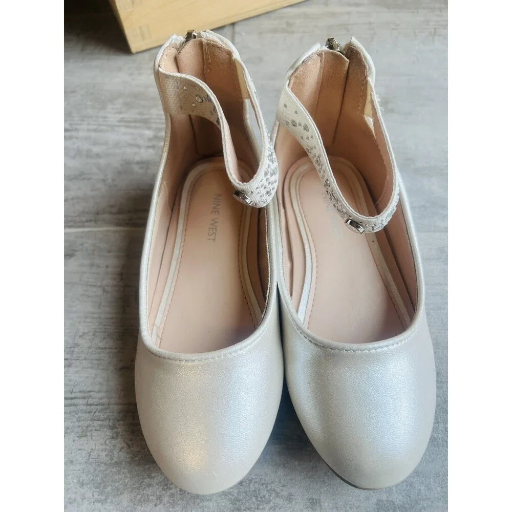 Nine West my https looking