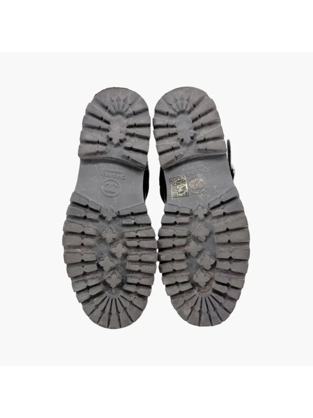 CHANEL quilted mid