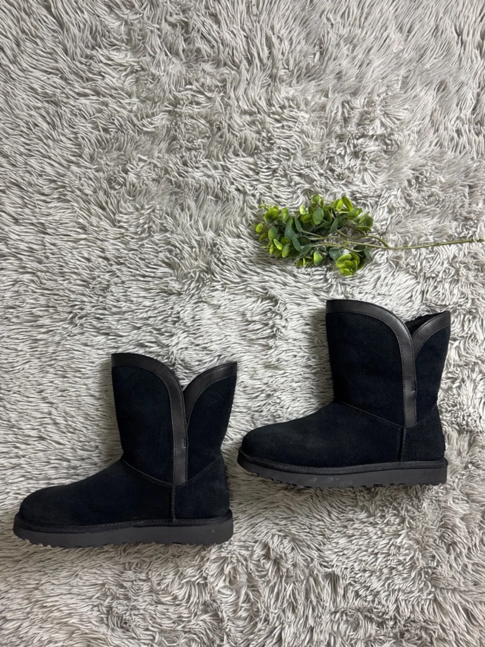 UGG Black Classic Short Lunara Bootie size 8