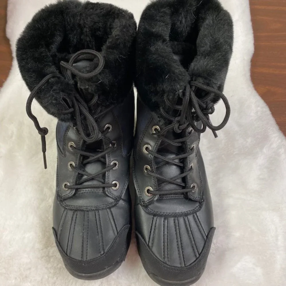Lugz lace up