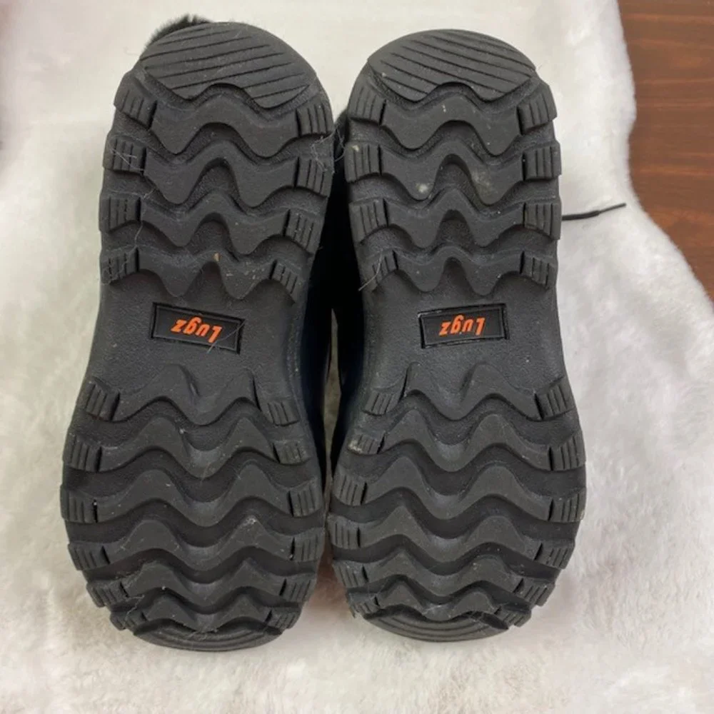 Lugz lace up
