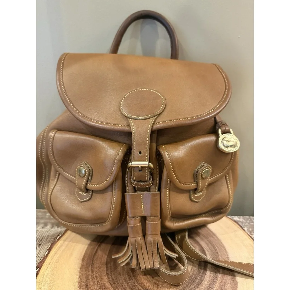 Vintage Dooney & Bourke 1999 Canyon Glove Honey Tan Leather Tassel Backpack