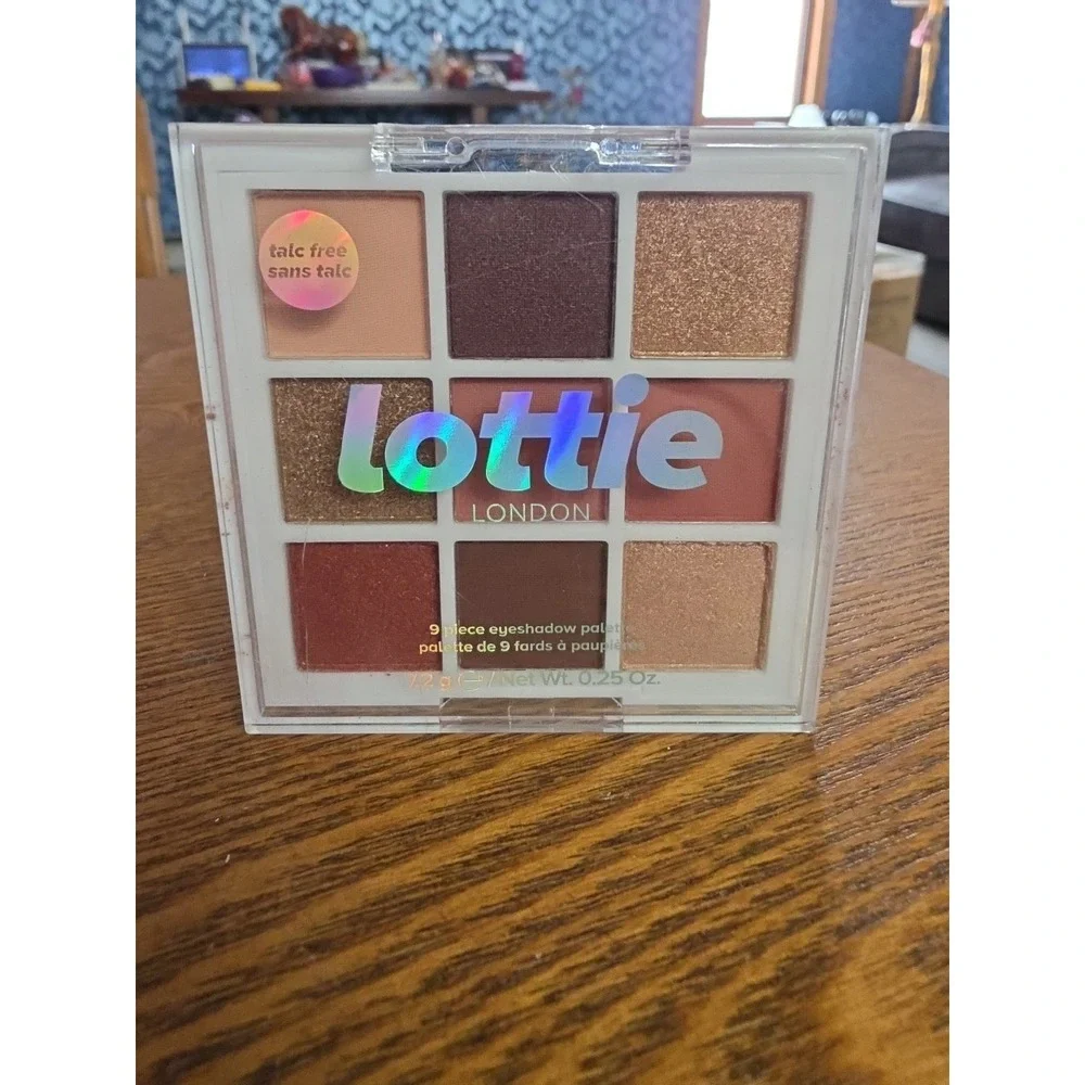 Eyeshadow lottie london