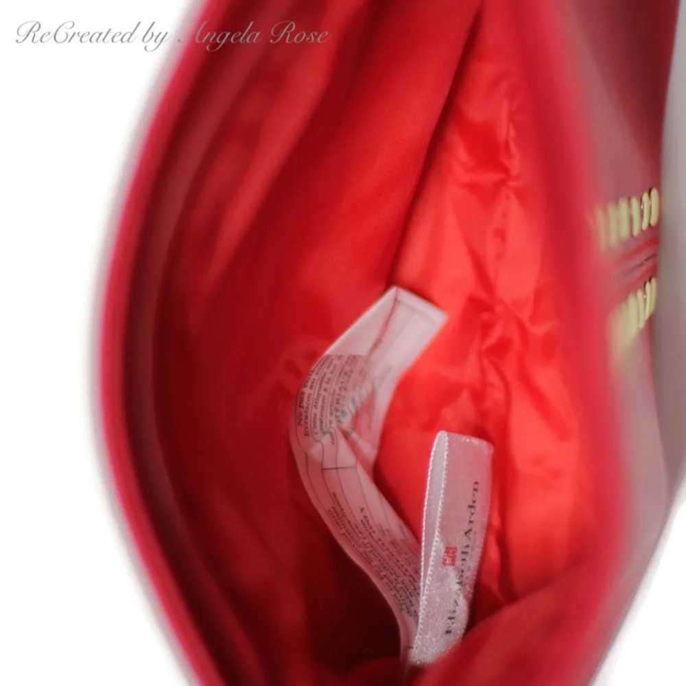 Elizabeth Arden nwt wristlet