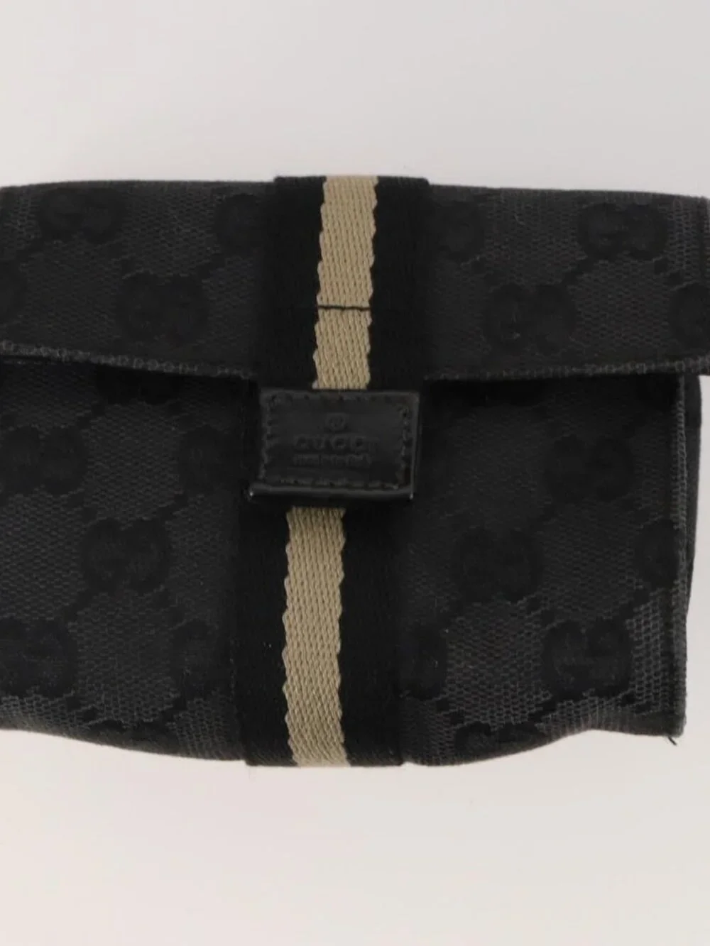 Gucci brand	gucci color	black