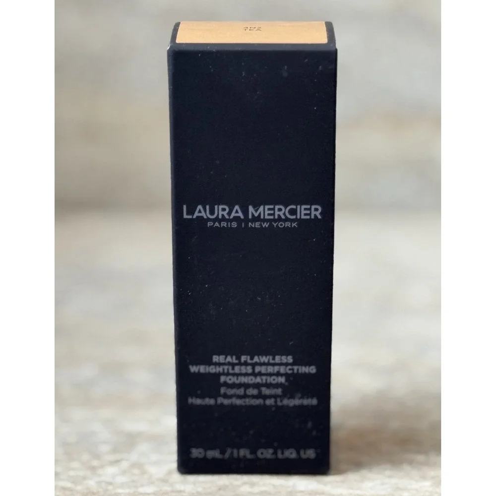 Laura Mercier Real Flawless Weightless Perfecting Foundation 4N2 