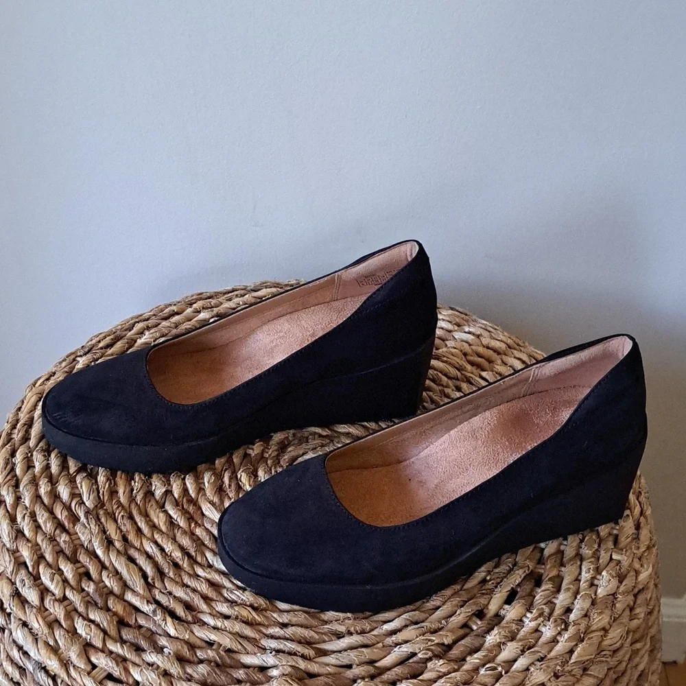 Vionic Womens Sereno Dress/Comfort‎ Black Nubuck Leather Wedge Heels 6