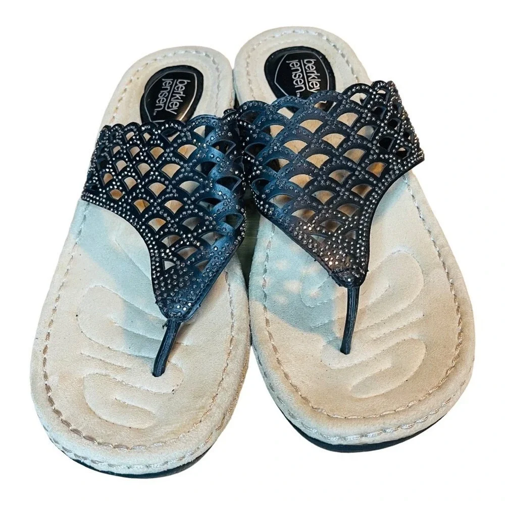 Berkley Jensen Womens Black Laser Cut‎ Rhinestone Wedge Thong Sandals Size 9.5