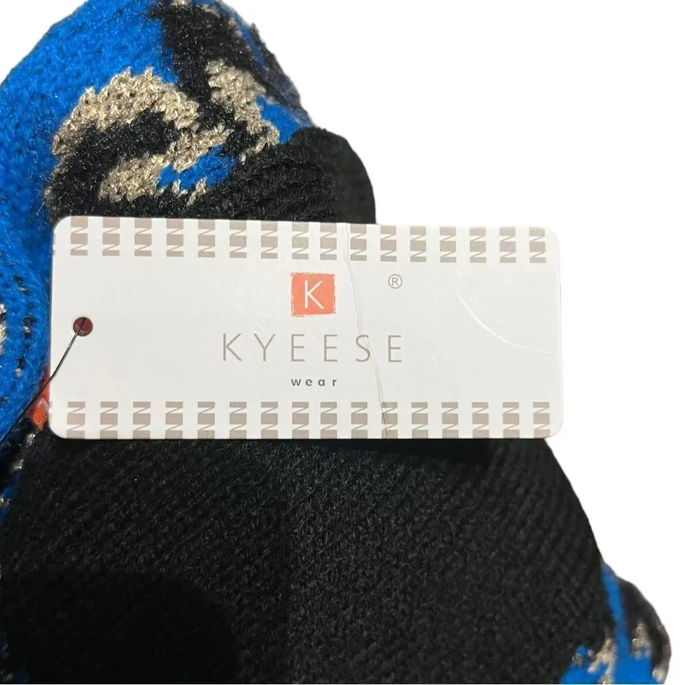 kyeese cat says suitable