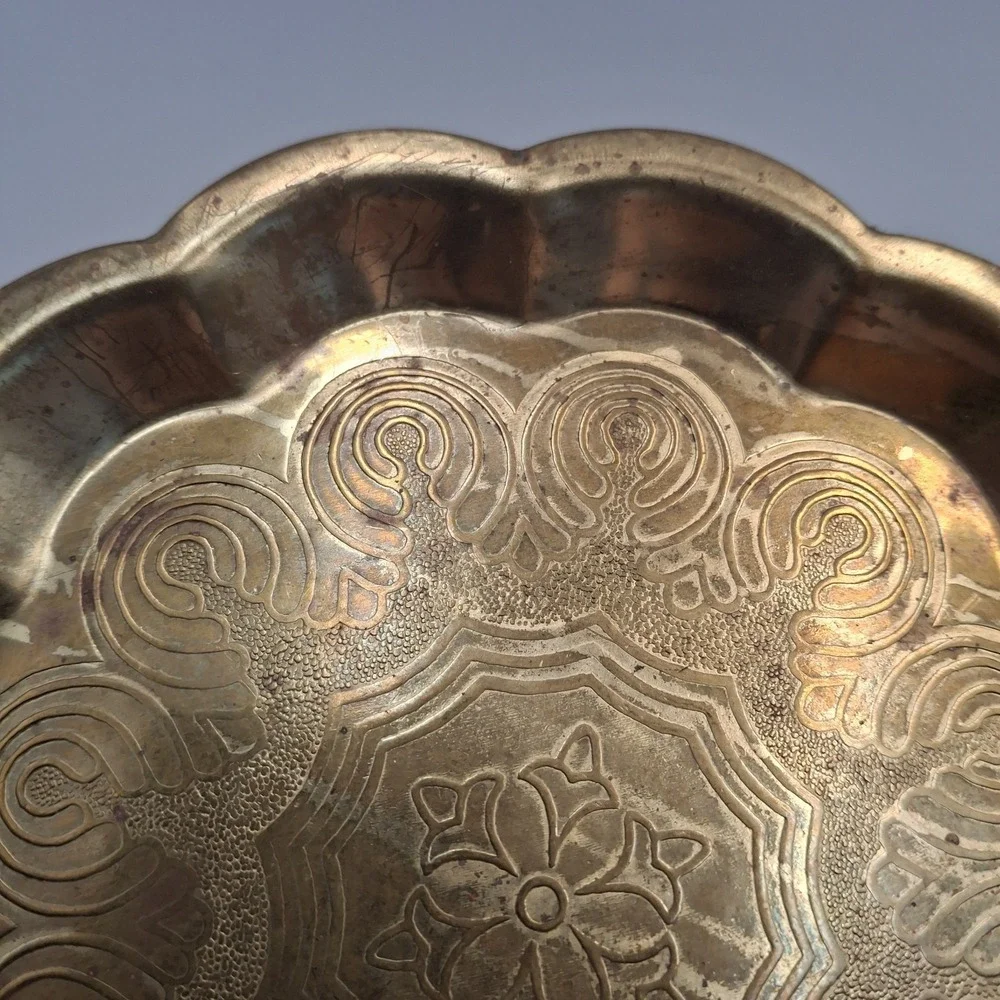 N/A brass scalloped