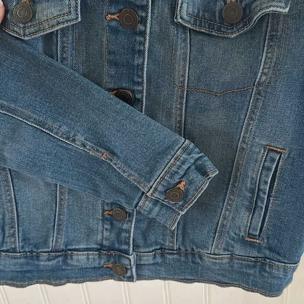Old Navy FA 2017 Collection Denim Trucker Jacket Size L/G (10-12)