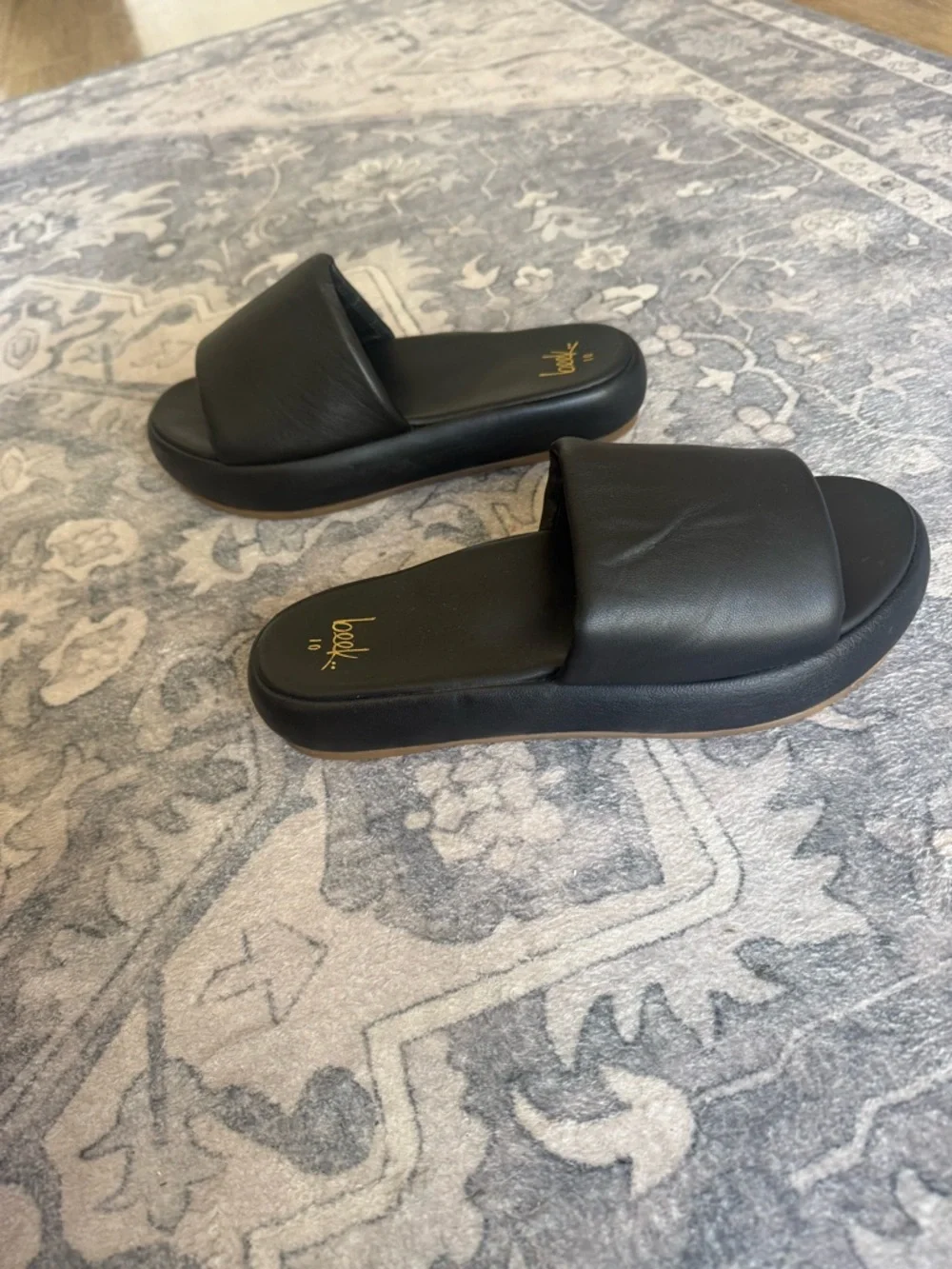 beek black leather