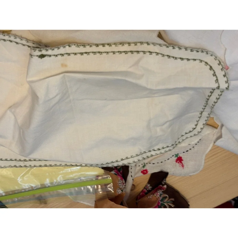 N/A vintage linens