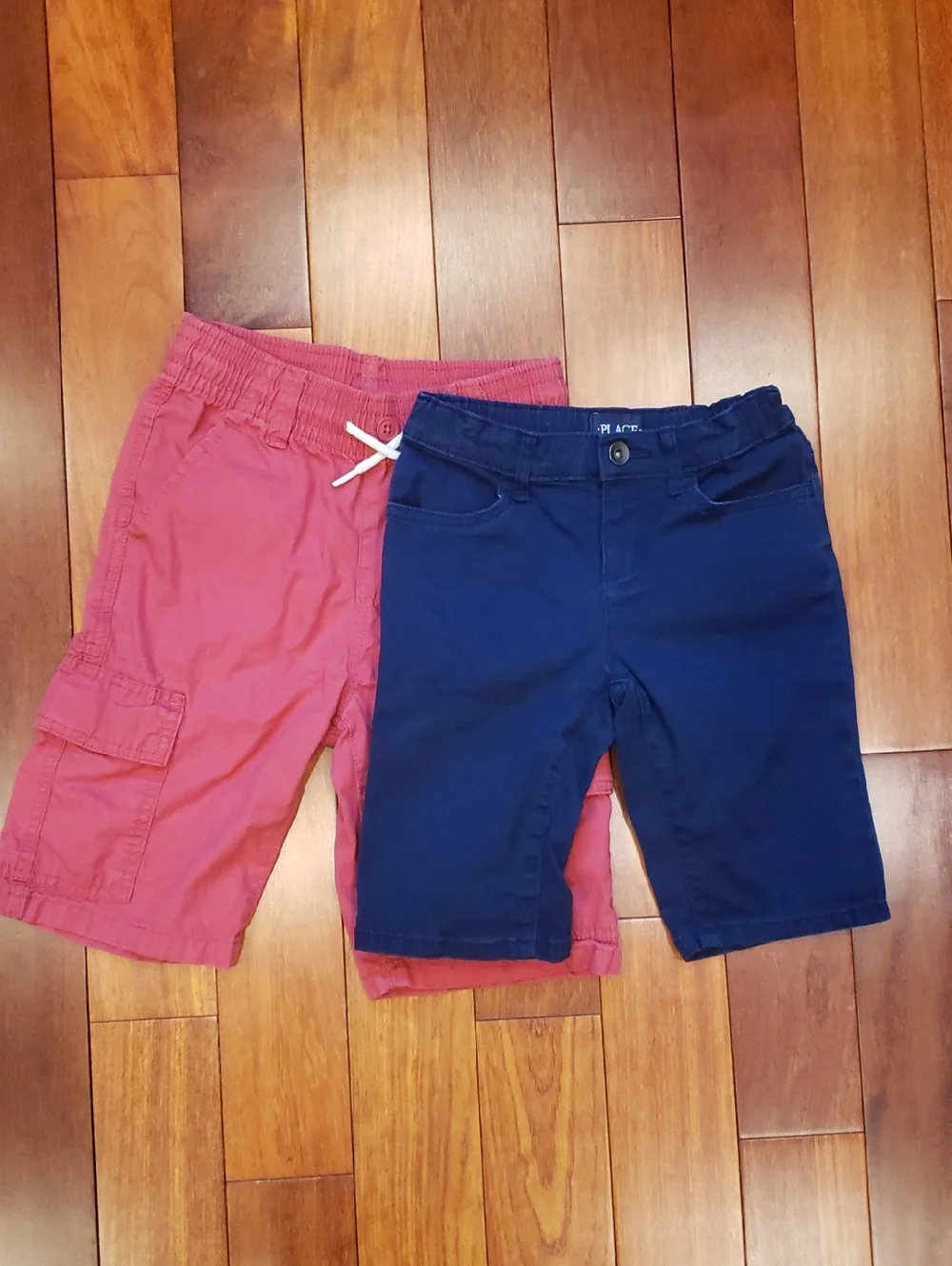 Boys Children's Place Size 8 shorts. Coral Cargo and Navy Flat Front.