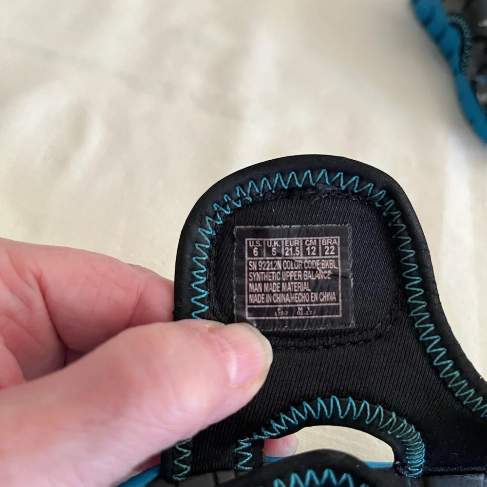 Skechers which ur20 velcro