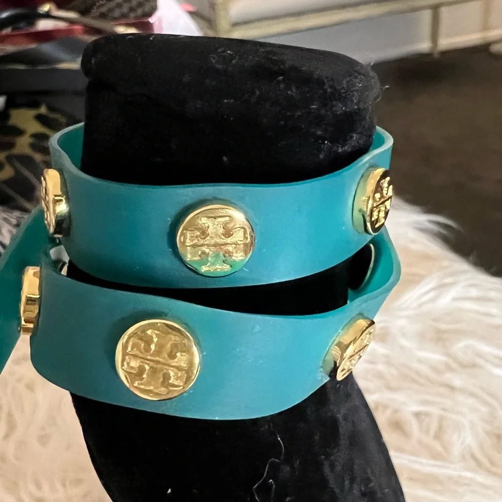 Tory Burch 🥳host pick🥳