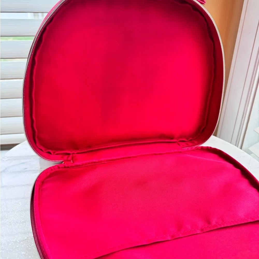 Estee Lauder compact red