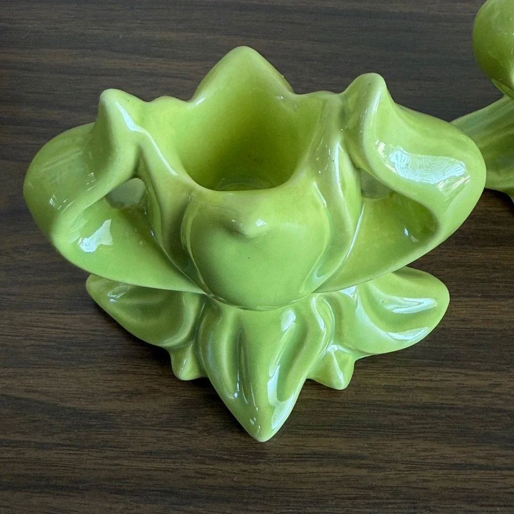 Chartreuse vintage green