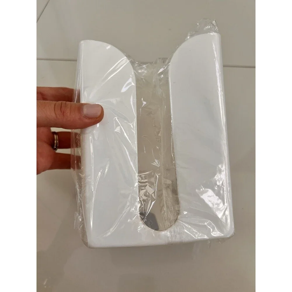 Unbranded wall mounted