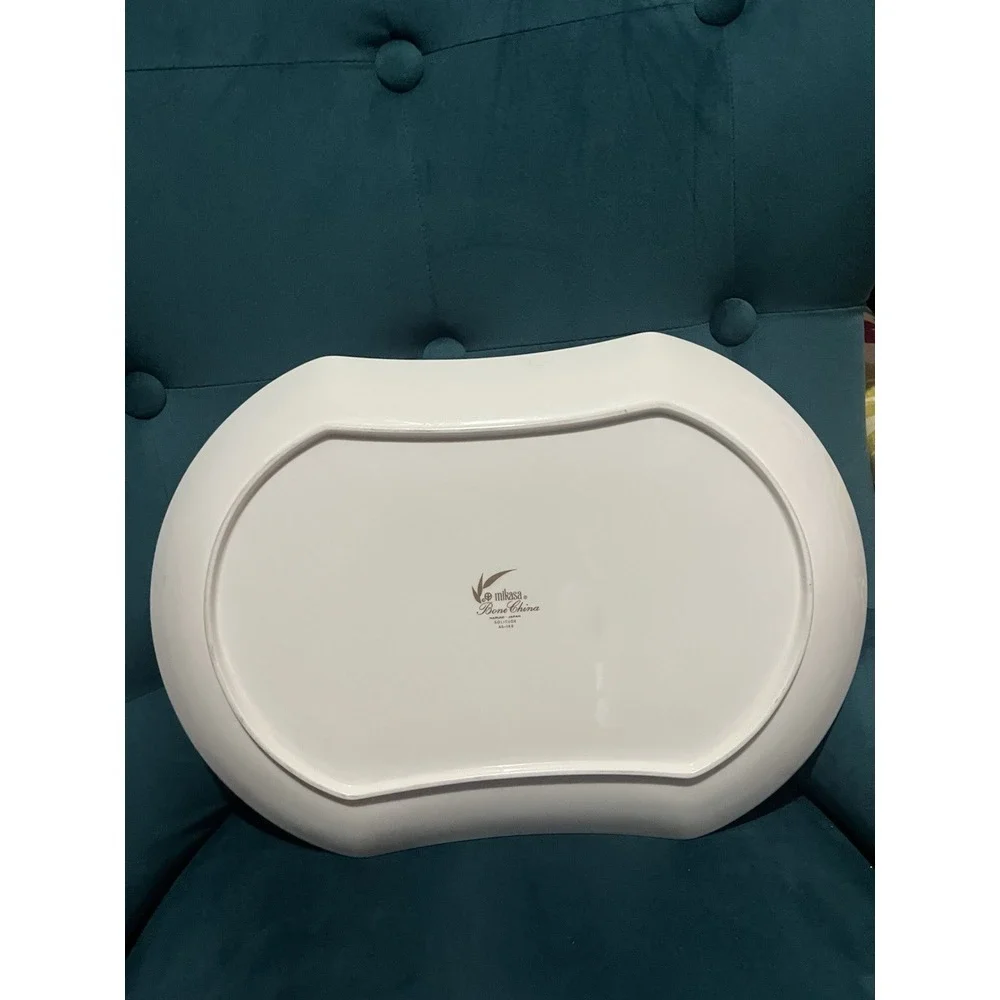 MIKASA China SOLITUDE Platinum Narumi Japan Hourglass Platter 10.5