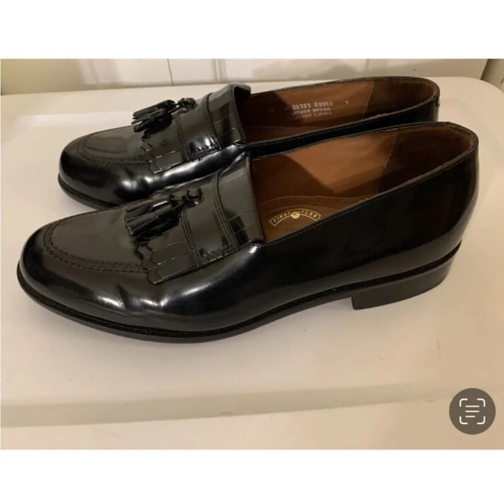 Bostonian elegant black