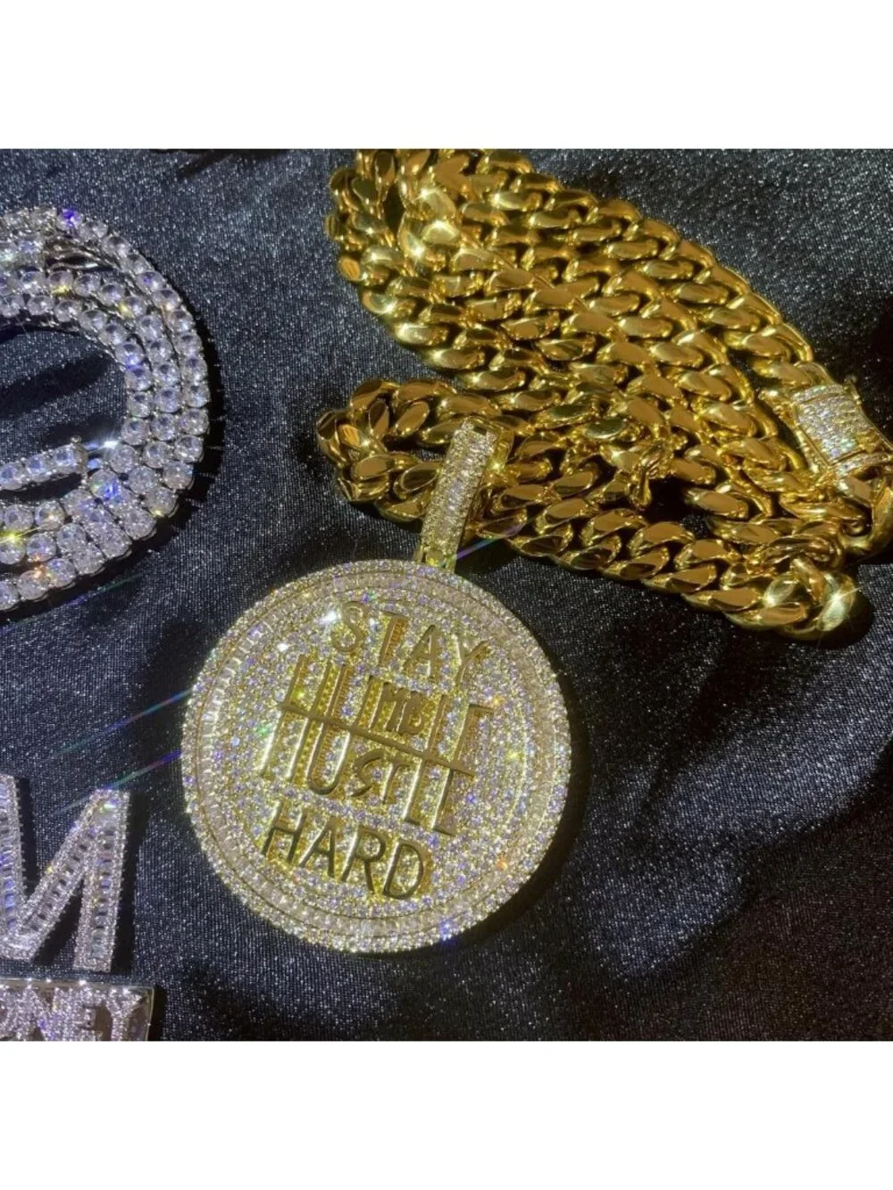 N/A fashion chains crafted