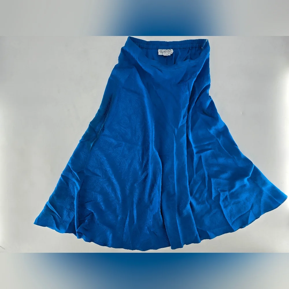 Papéll Too Petites this stylish