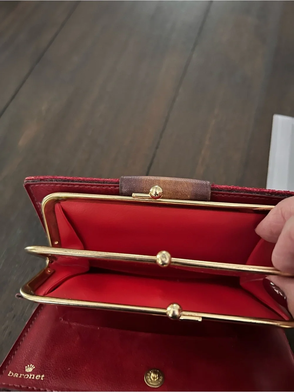 Baronet stylish red