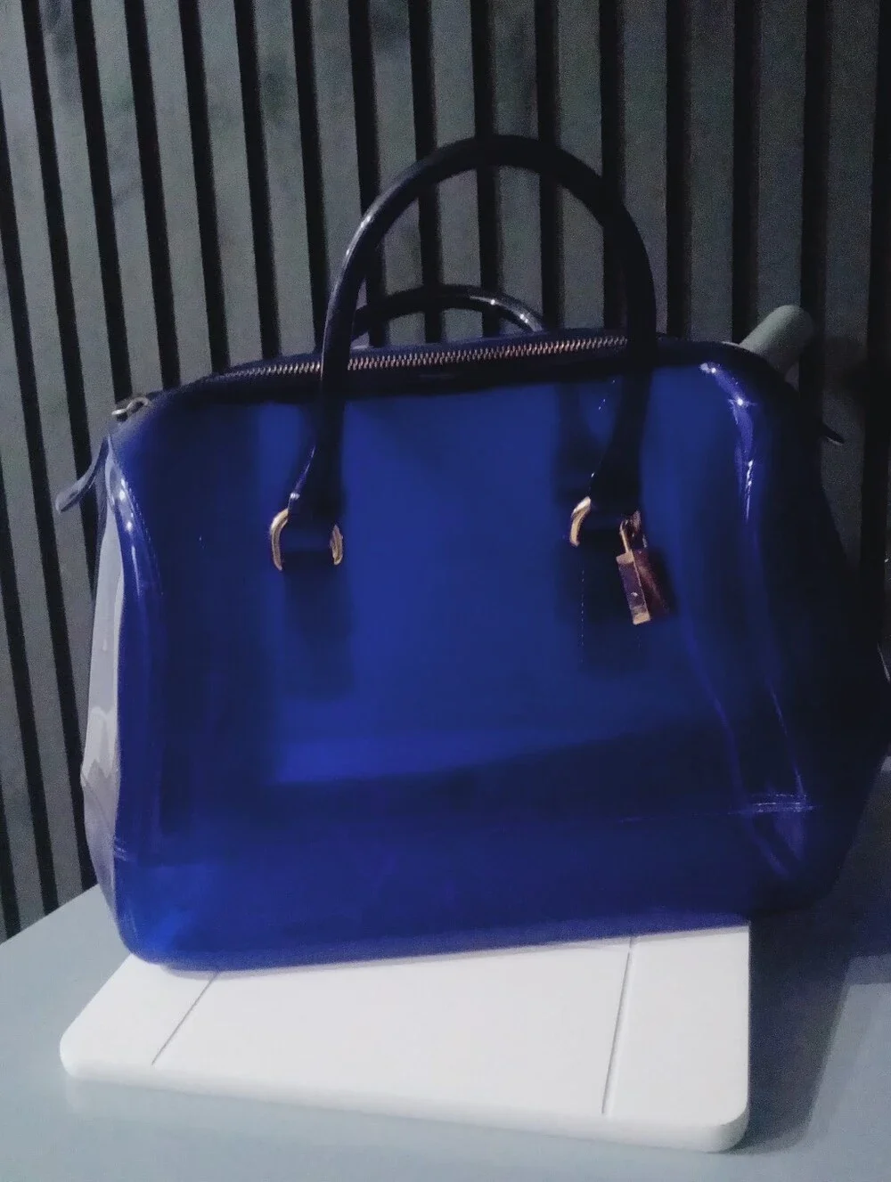 N/A sleek blue