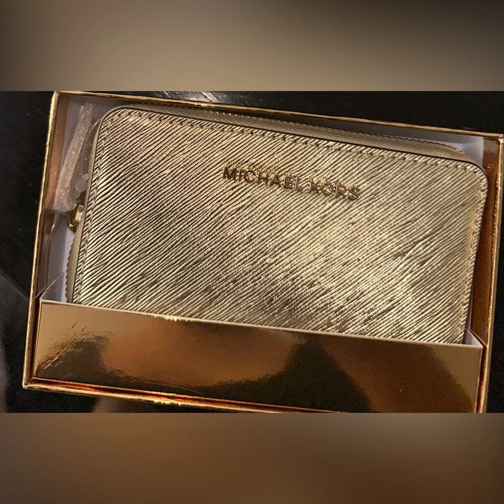 Michael Kors chic versatile