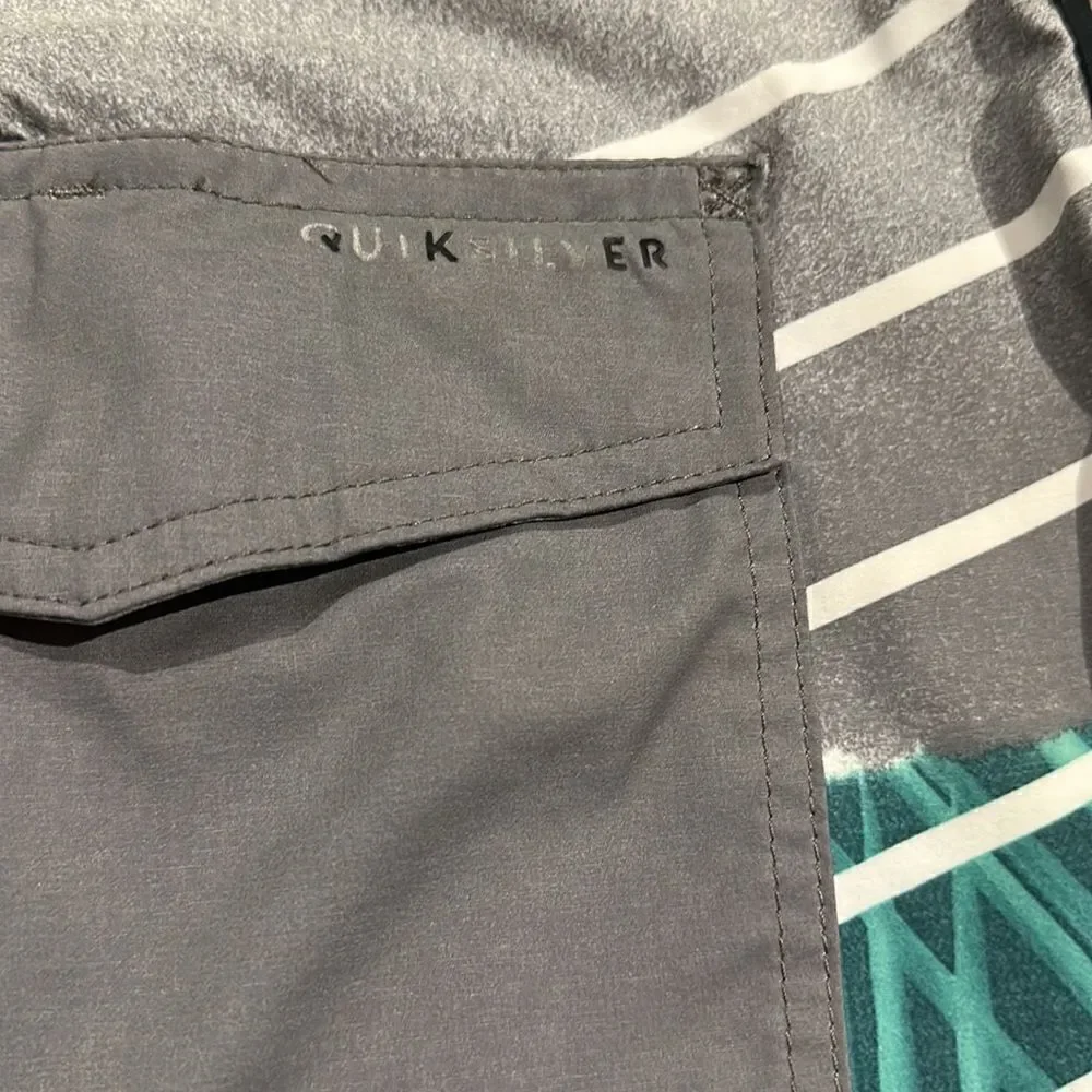 Quiksilver quicksilver size