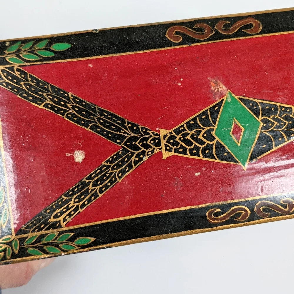 Vintage adorable laquered