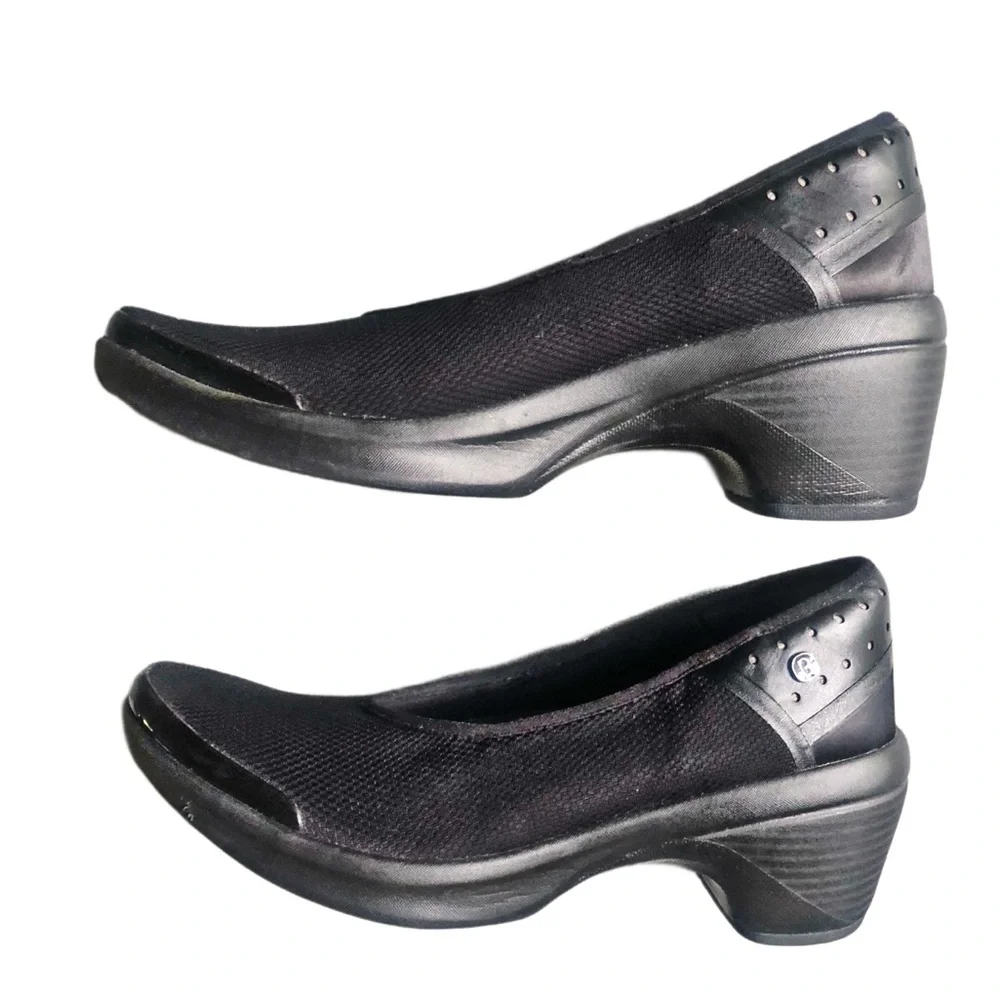 Bzees Willow Black Stretch Slip-On Low Wedge Size 8