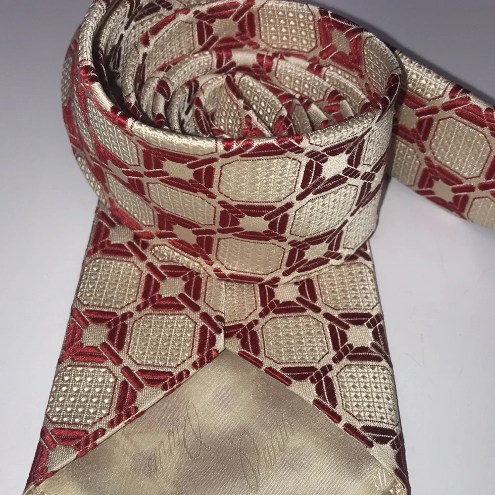 La Cravate Carven Paris Men’s Vintage Red Cream Octagon Geometrical Pattern Tie