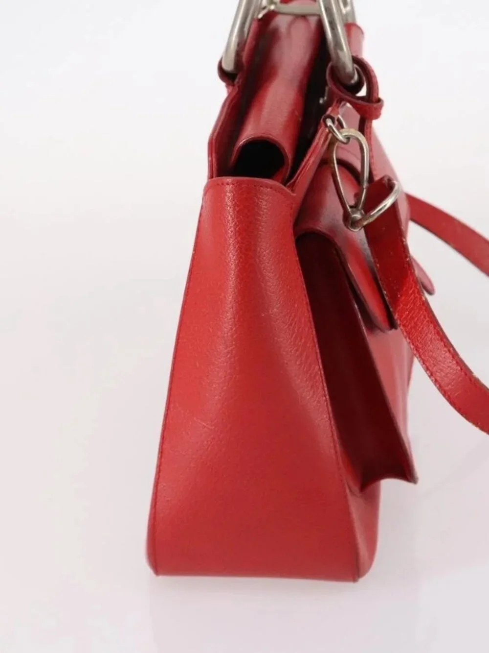 Gucci brand	gucci color	red