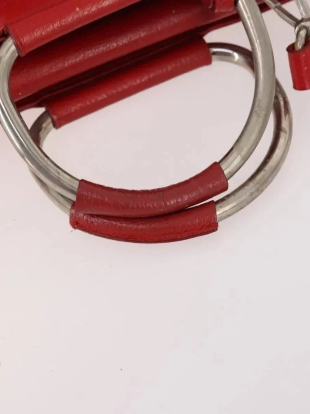Gucci brand	gucci color	red