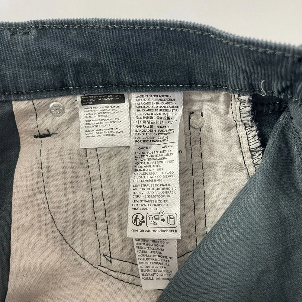 Levis blueish gray