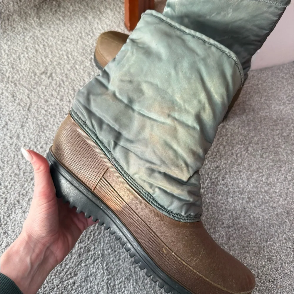 Sorel storing worn