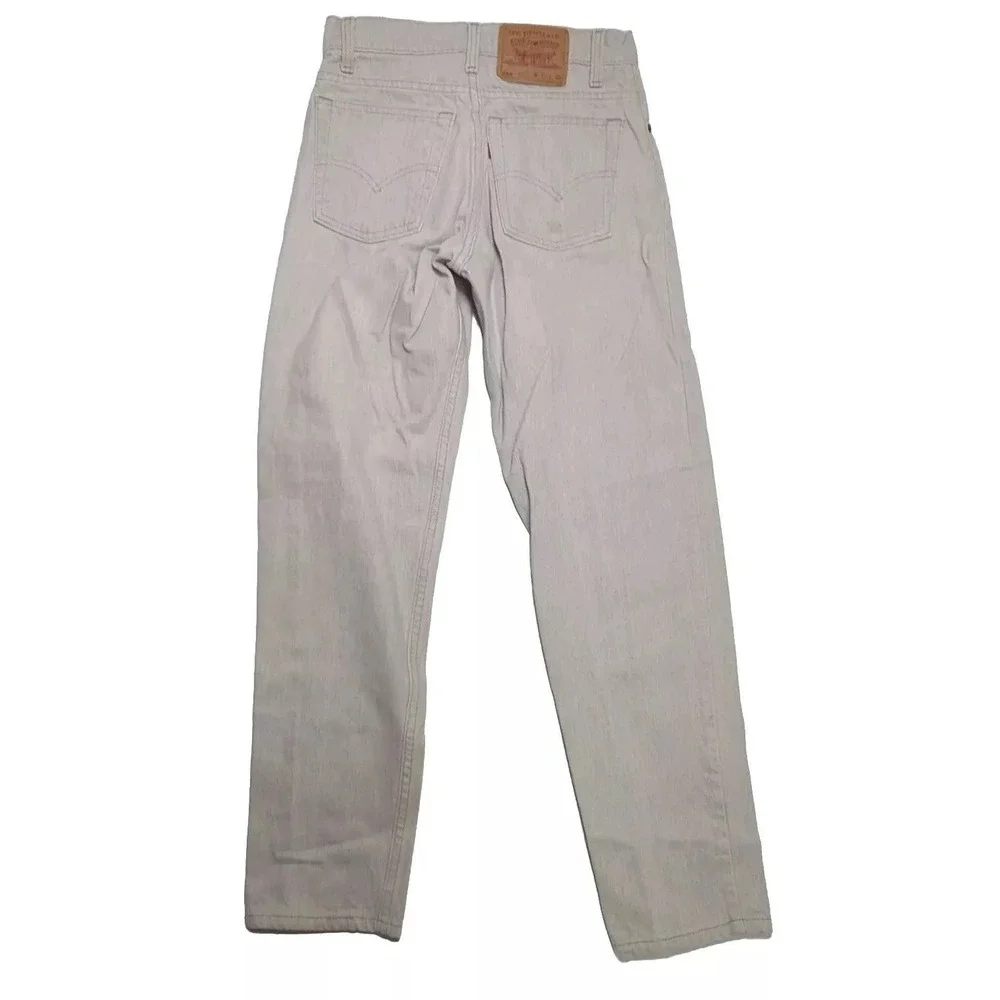 Levis color grayish