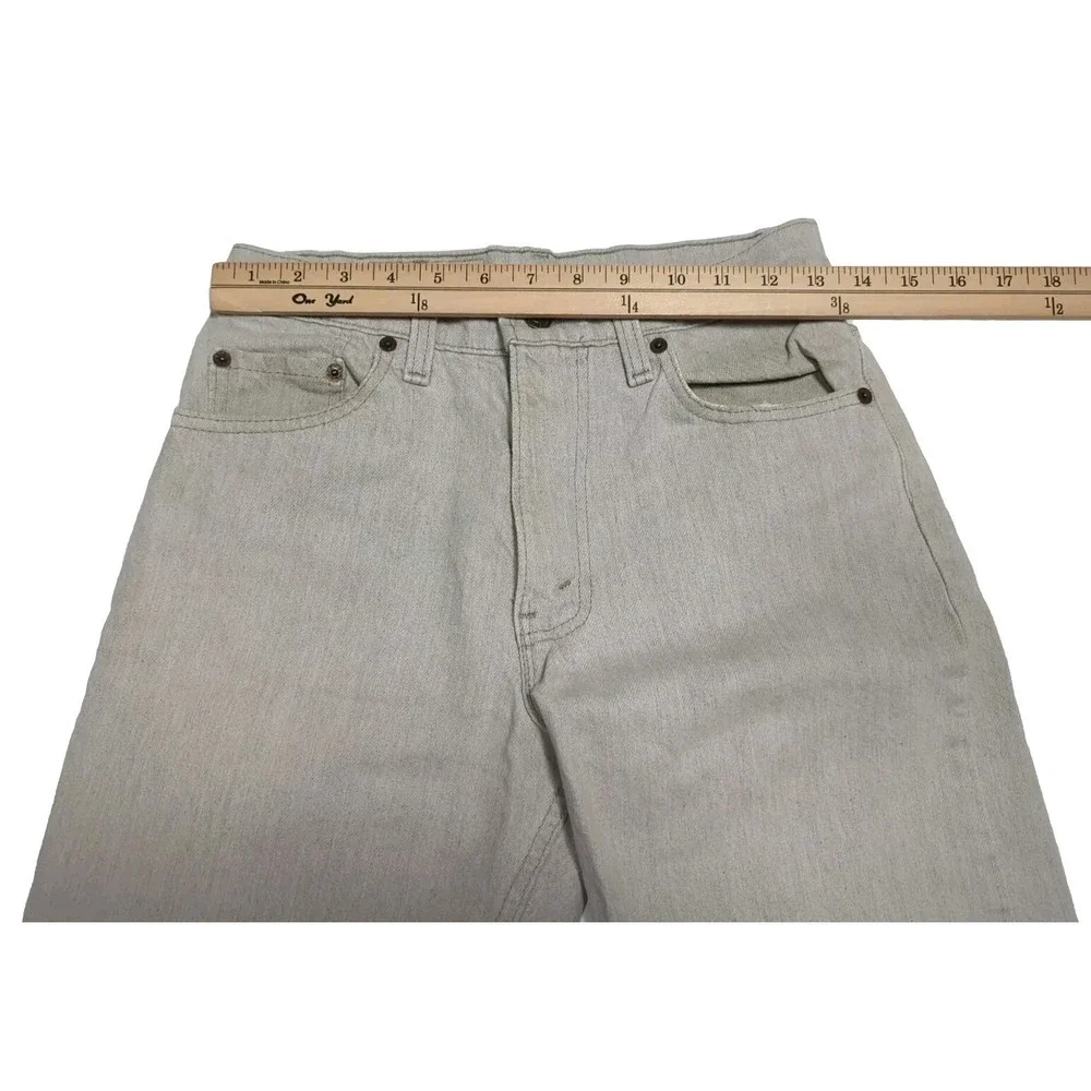 Levis color grayish