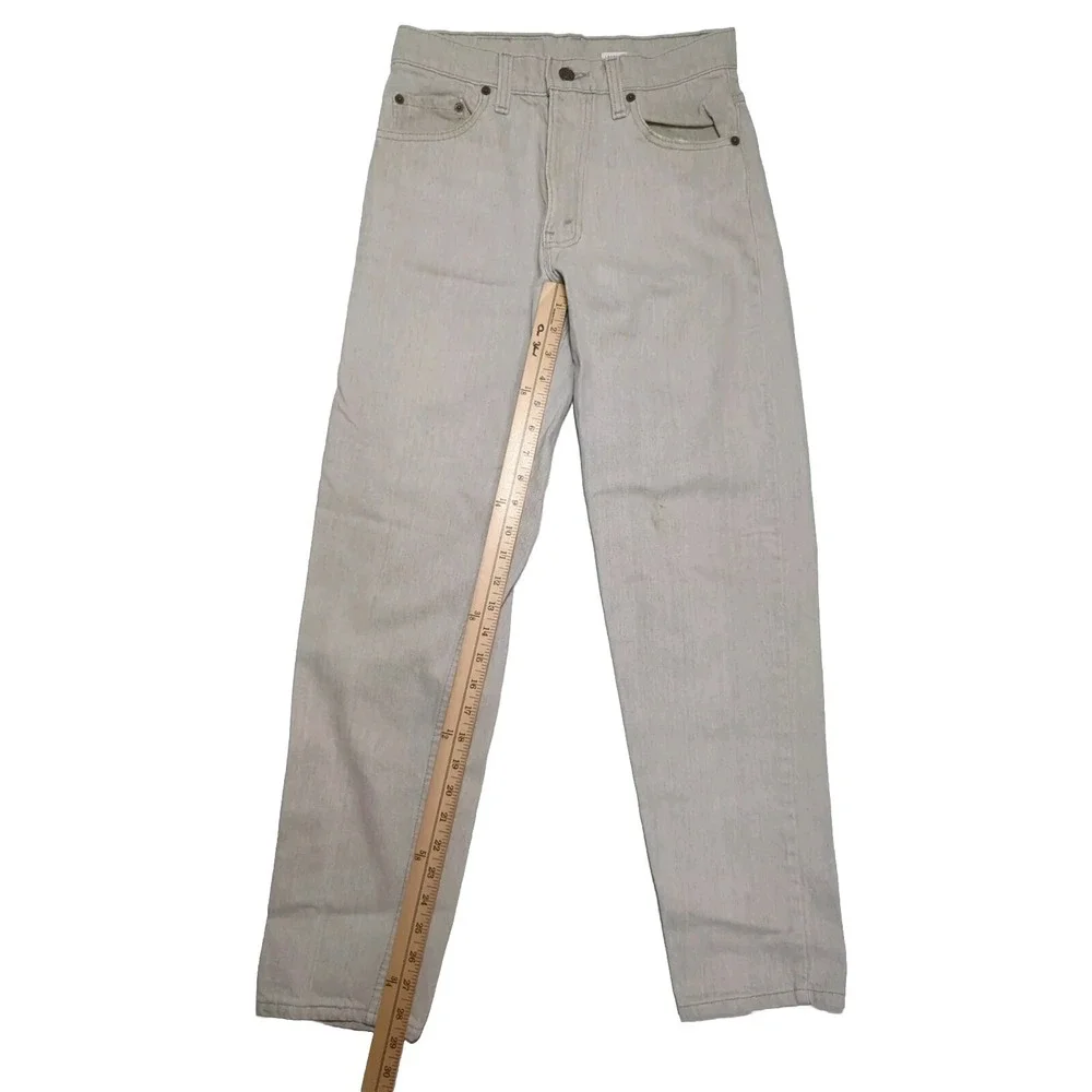 Levis color grayish