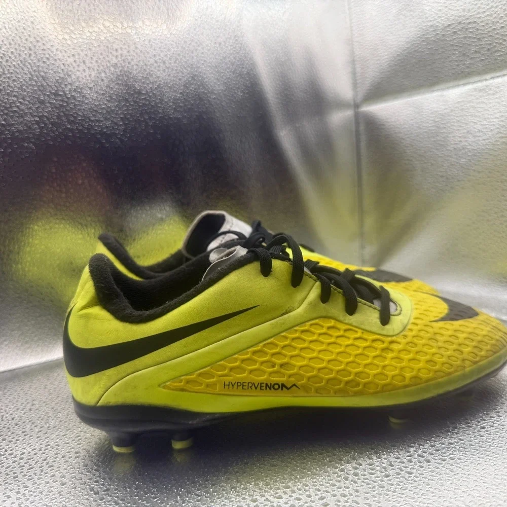 Nike product pair