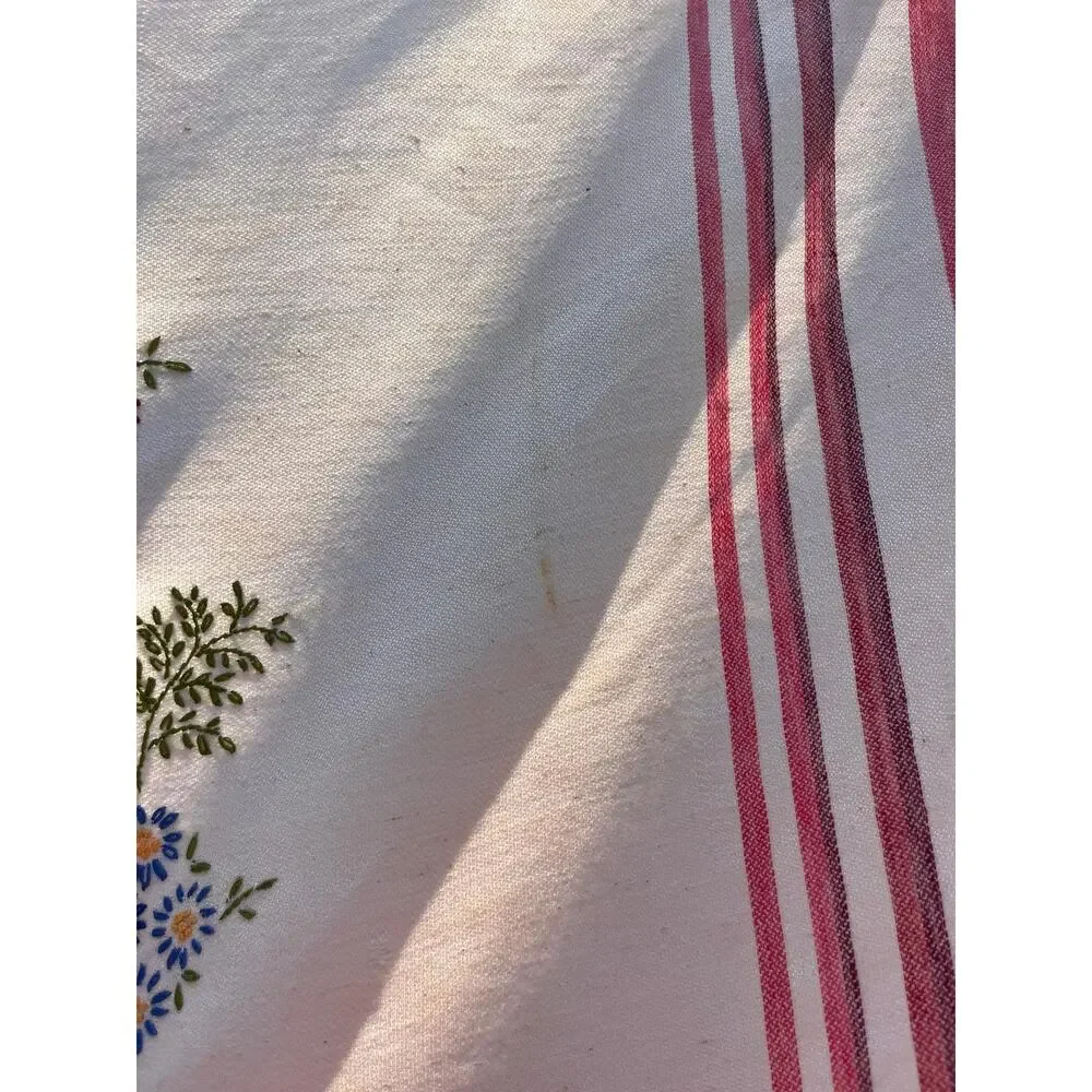 N/A vintage tablecloth