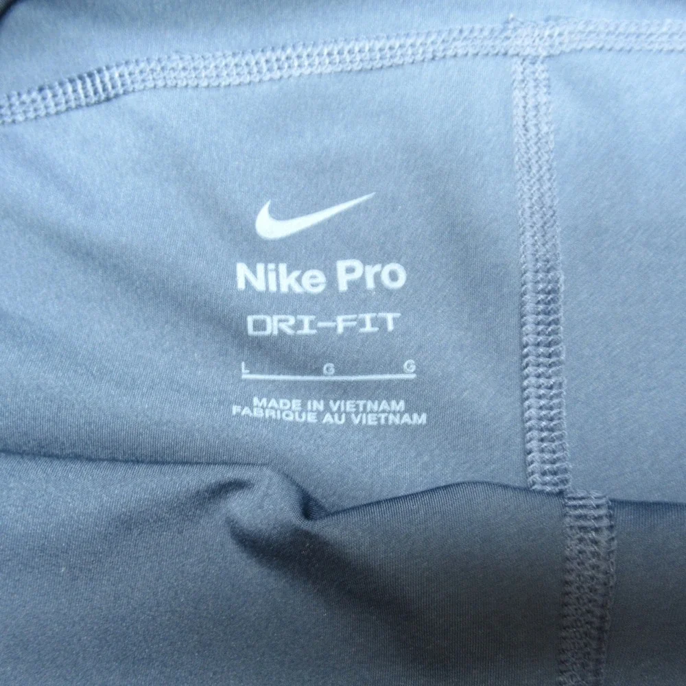 Nike 28 waist