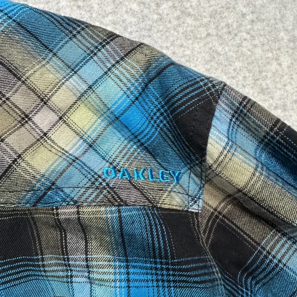 Oakley reversible shirt