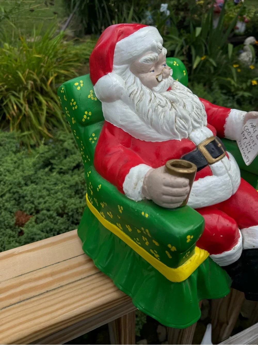 Alberta molds charming holiday