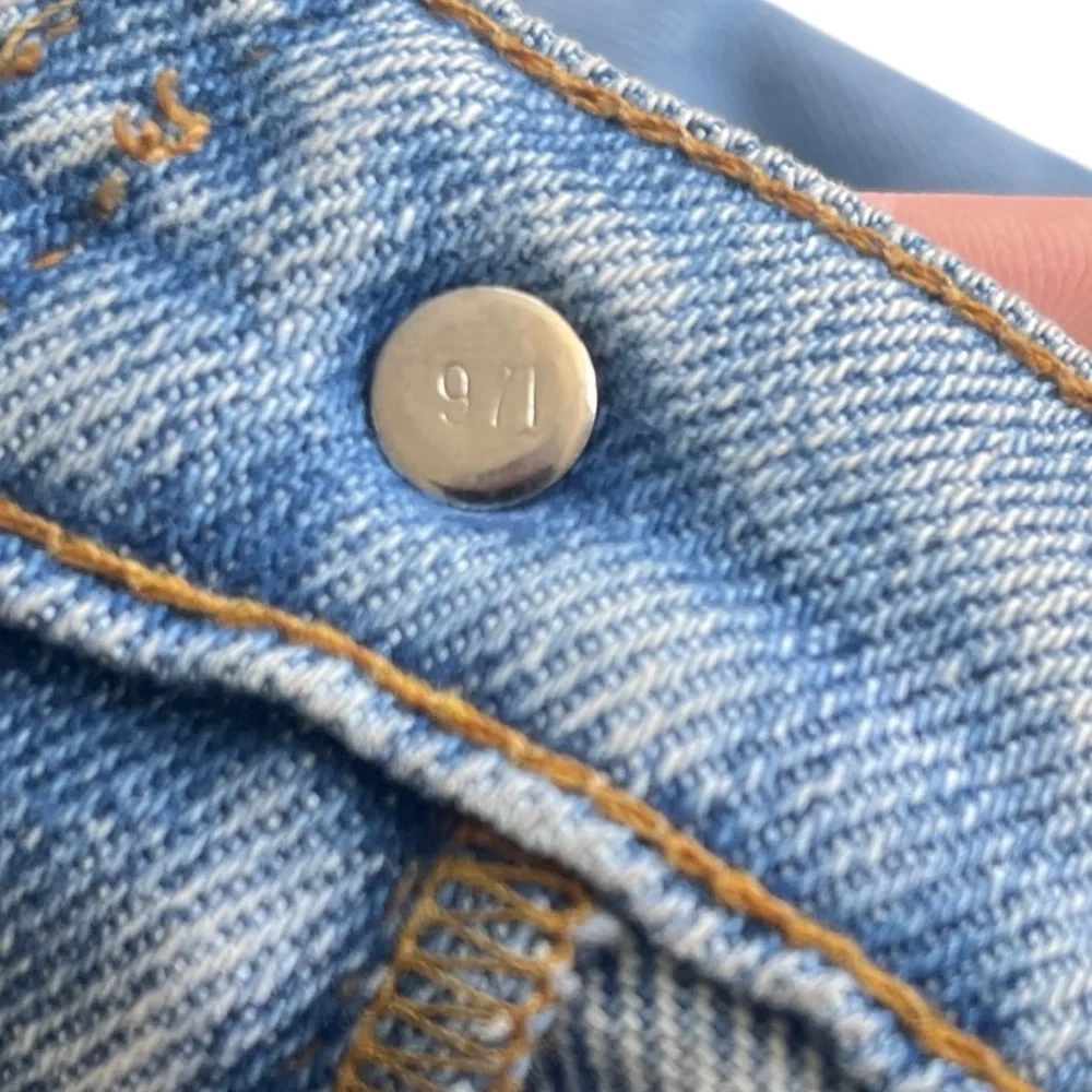 Levis high rise