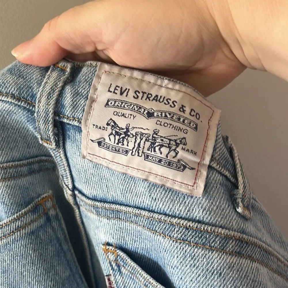 Levis high rise
