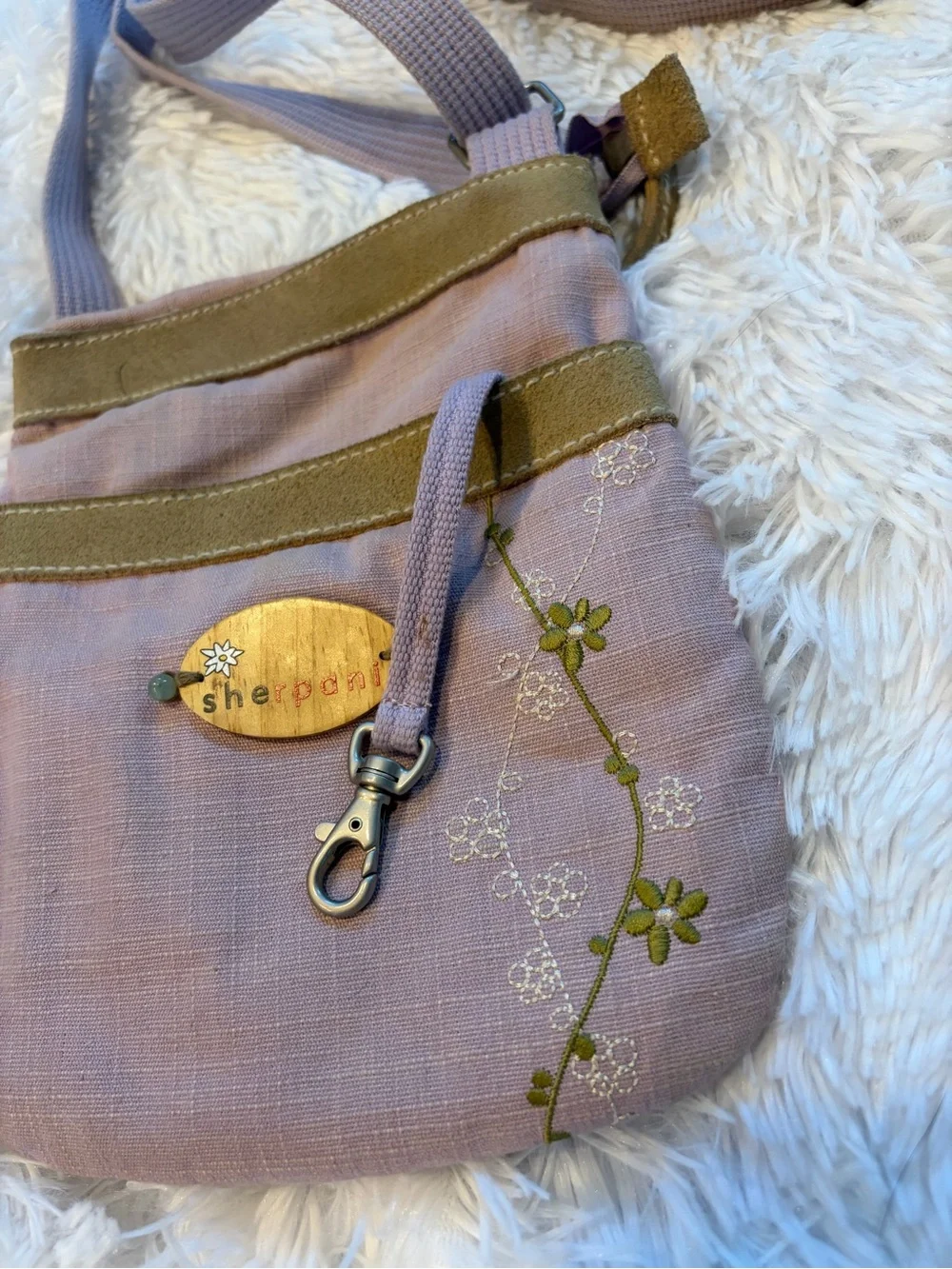 Sherpani lightweight crossbody